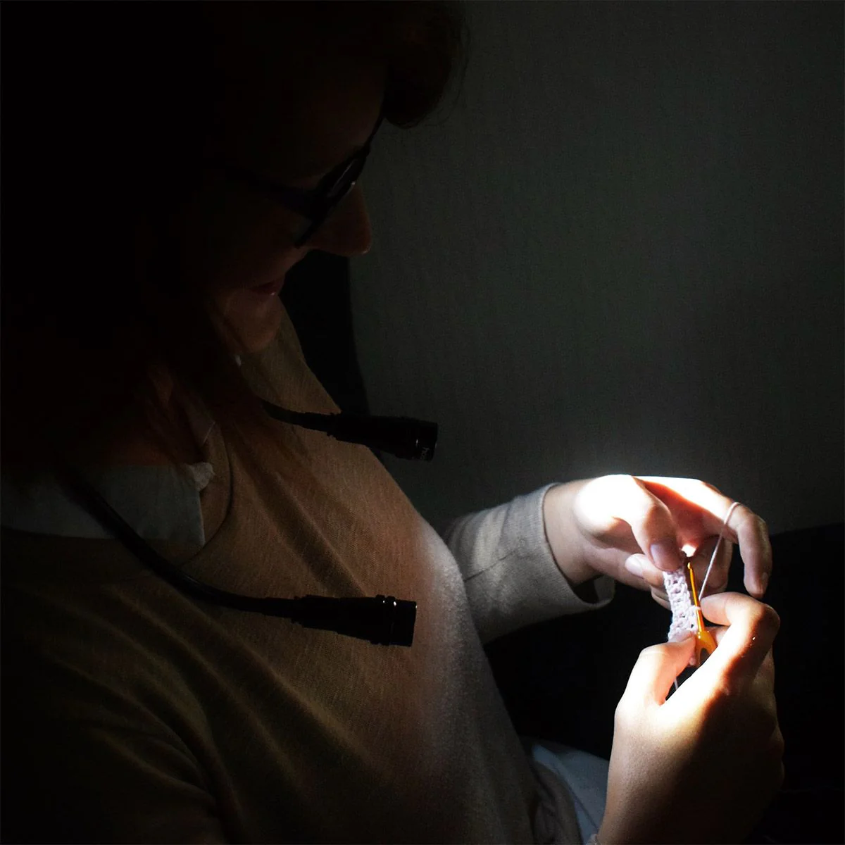 Lampa na szyję Deluxe - Czarny - Image 8