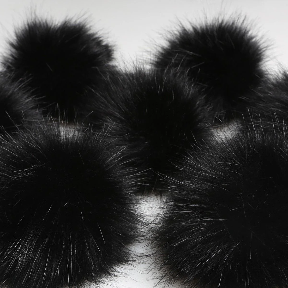 Pompon - Czarny - Image 2