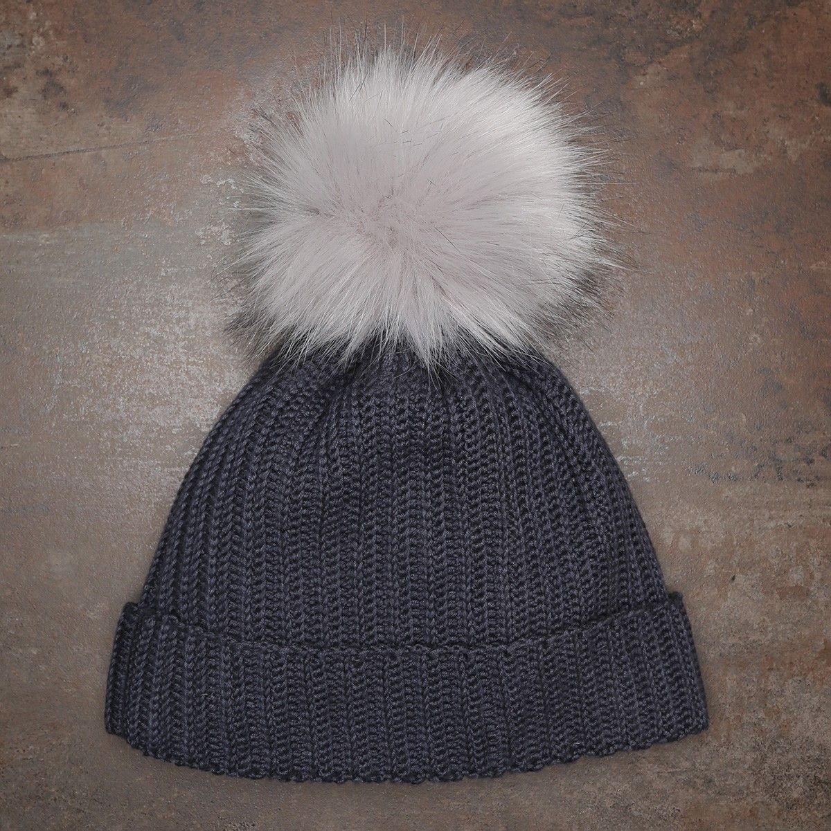 Pompon z zatrzaskiem - szary, small/10 cm - Image 3